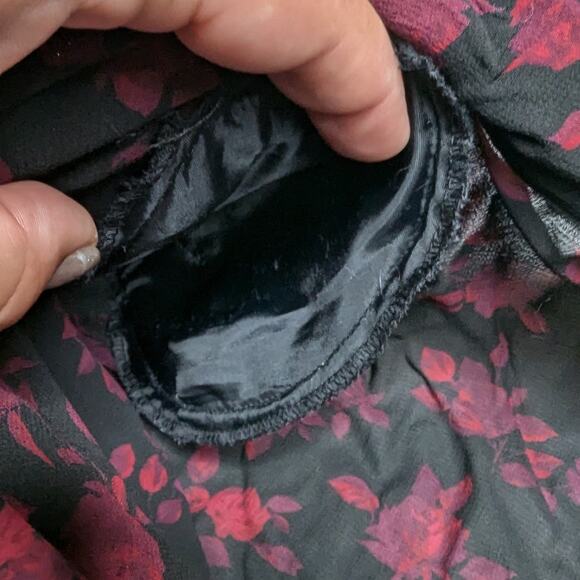 Vtg 1990s Elisabeth Black Red Floral Print Chiffon Collared Button Up Blouse 22 - Picture 4 of 4